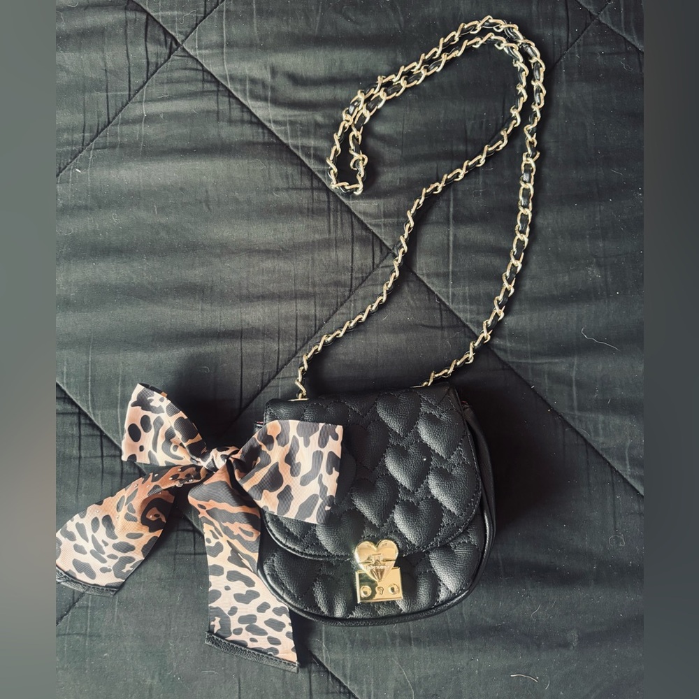 Betsey Johnson black Quilted Bow with Cheetah Accent-Used Like New